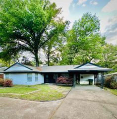1077 S PERKINS RD, Memphis, TN 38117