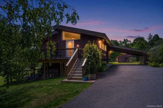 424 Laroe Road, Chester, NY 10918