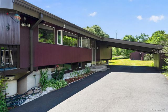 424 Laroe Road, Chester, NY 10918