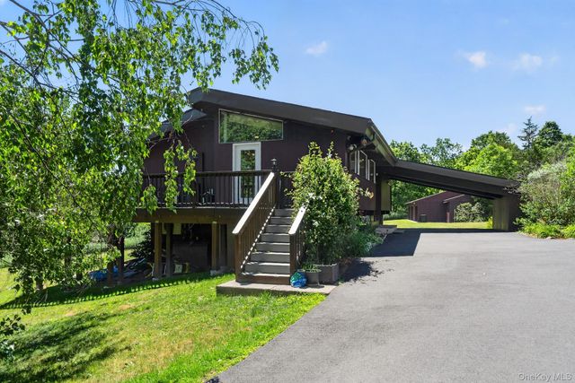 424 Laroe Road, Chester, NY 10918