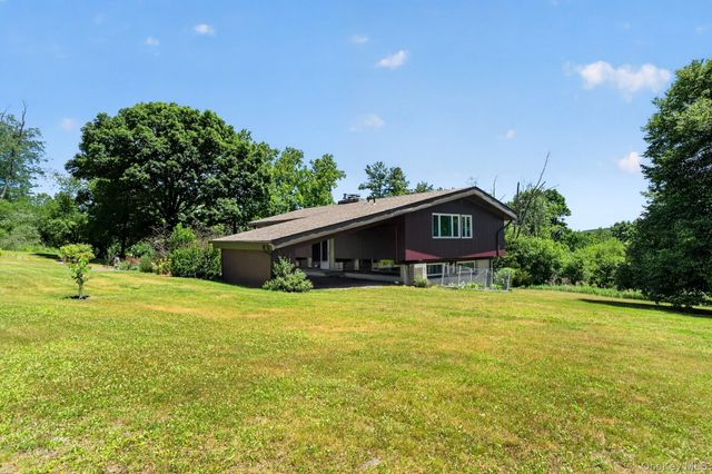 424 Laroe Road, Chester, NY 10918