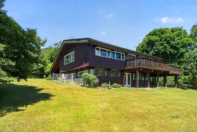 424 Laroe Road, Chester, NY 10918