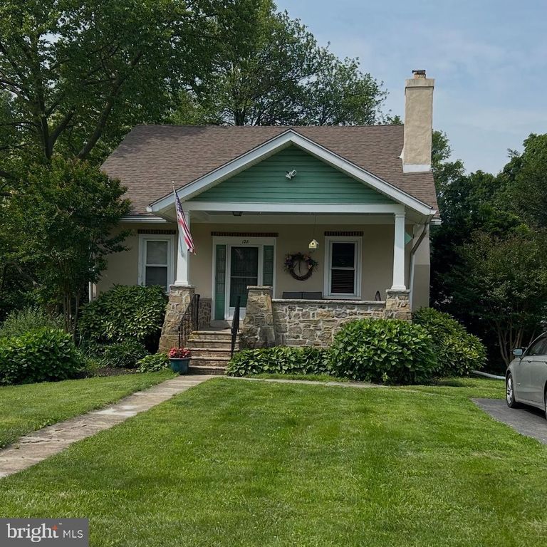 Image 1 of property listing at 128 OAKDALE AVE, Norristown, PA 19403