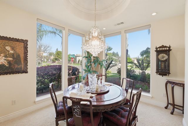 2135 SE Cottonwood Circle, Visalia, CA 93277