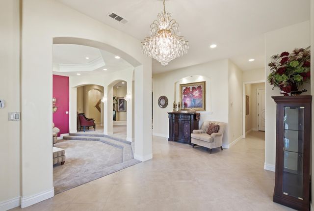 2135 SE Cottonwood Circle, Visalia, CA 93277