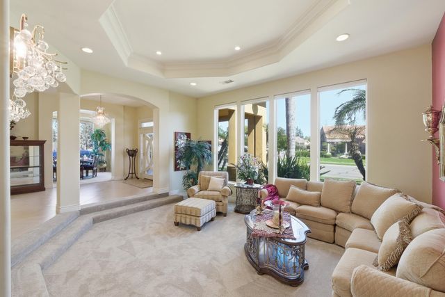 2135 SE Cottonwood Circle, Visalia, CA 93277