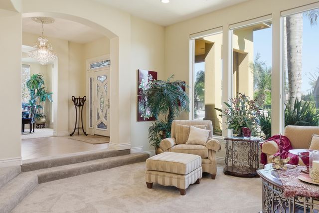 2135 SE Cottonwood Circle, Visalia, CA 93277