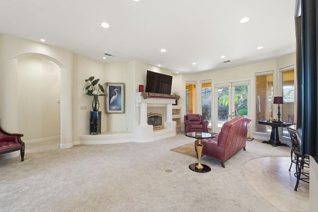 2135 SE Cottonwood Circle, Visalia, CA 93277