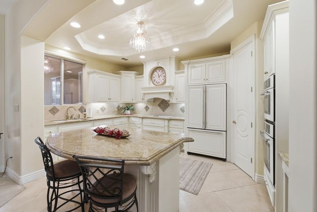 2135 SE Cottonwood Circle, Visalia, CA 93277