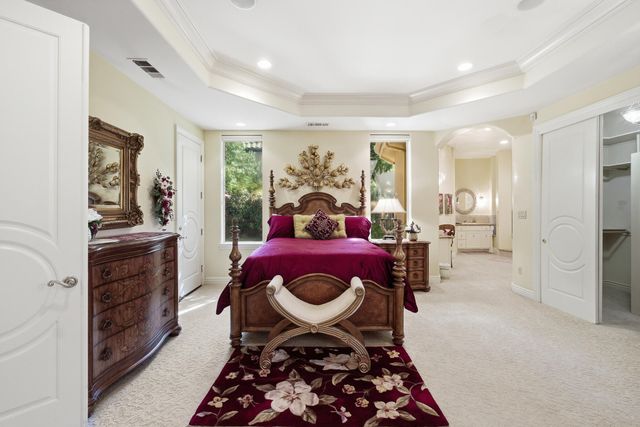 2135 SE Cottonwood Circle, Visalia, CA 93277