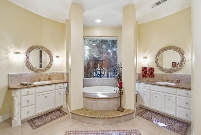 2135 SE Cottonwood Circle, Visalia, CA 93277