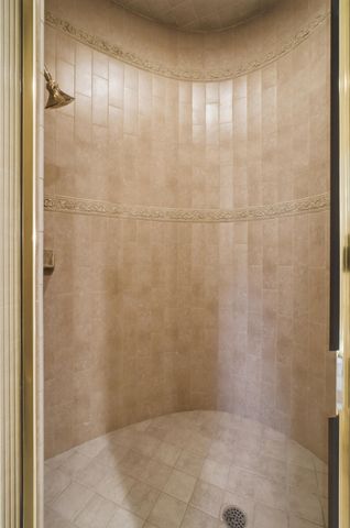 2135 SE Cottonwood Circle, Visalia, CA 93277