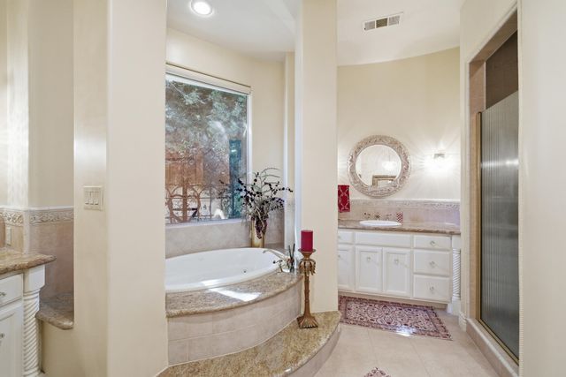 2135 SE Cottonwood Circle, Visalia, CA 93277