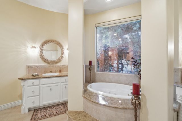 2135 SE Cottonwood Circle, Visalia, CA 93277