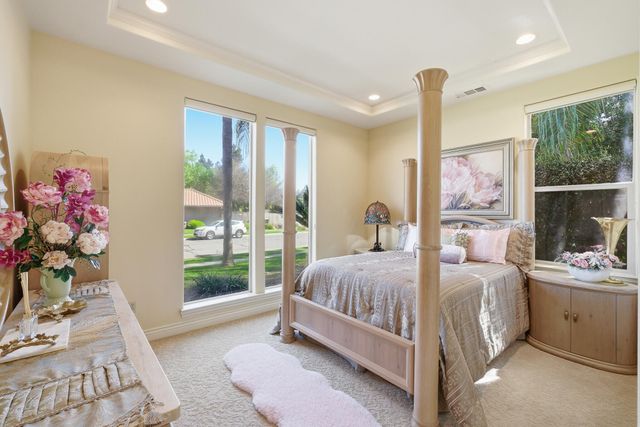 2135 SE Cottonwood Circle, Visalia, CA 93277