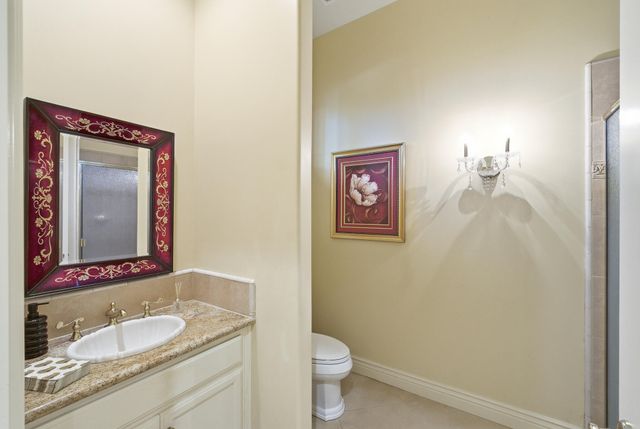 2135 SE Cottonwood Circle, Visalia, CA 93277