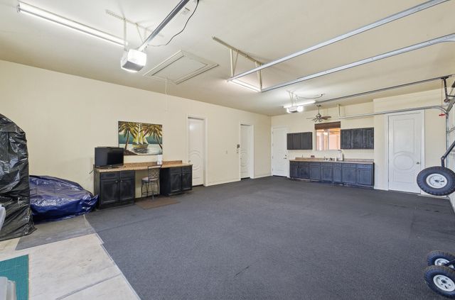 2135 SE Cottonwood Circle, Visalia, CA 93277