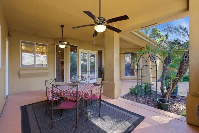 2135 SE Cottonwood Circle, Visalia, CA 93277