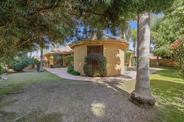 2135 SE Cottonwood Circle, Visalia, CA 93277