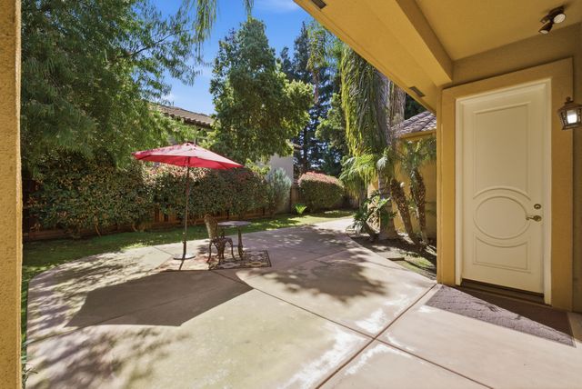 2135 SE Cottonwood Circle, Visalia, CA 93277