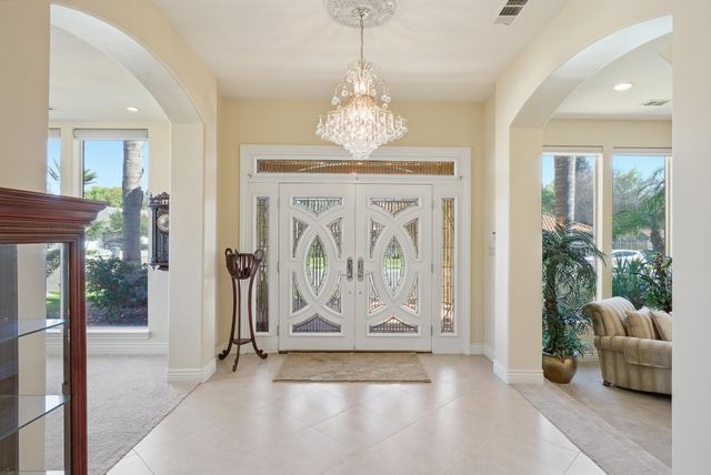 2135 SE Cottonwood Circle, Visalia, CA 93277