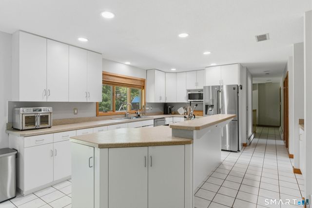 13 Copper Knoll Lane, Cromwell, CT 06416