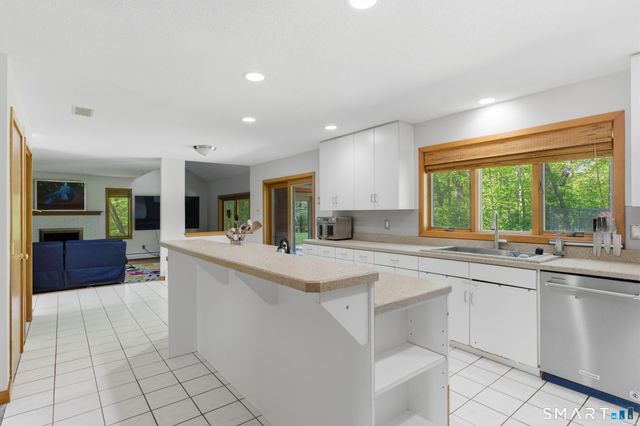 13 Copper Knoll Lane, Cromwell, CT 06416