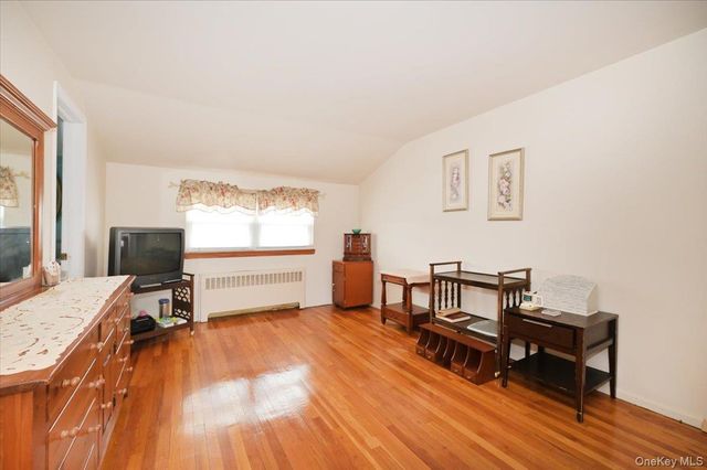 20 Willow Drive, Massapequa Park, NY 11762