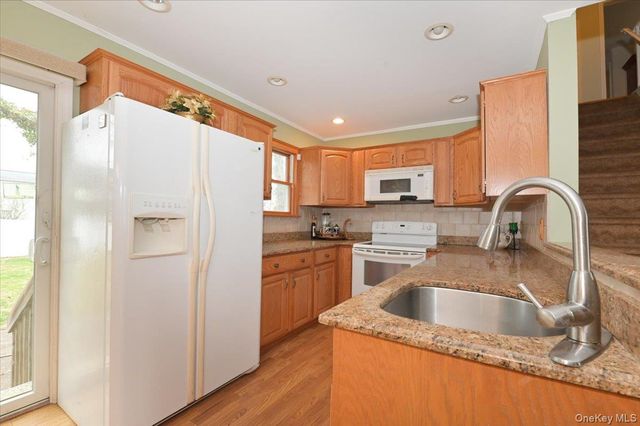 20 Willow Drive, Massapequa Park, NY 11762