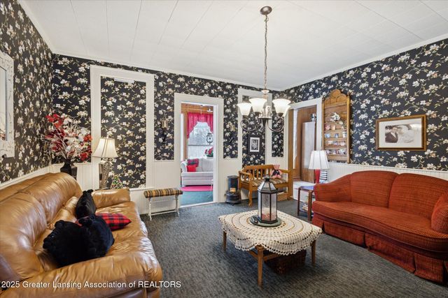 812 N Clinton Street, Grand Ledge, MI 48837