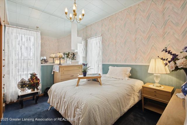 812 N Clinton Street, Grand Ledge, MI 48837