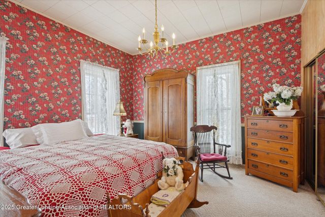 812 N Clinton Street, Grand Ledge, MI 48837