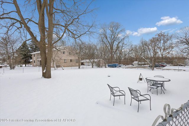 812 N Clinton Street, Grand Ledge, MI 48837