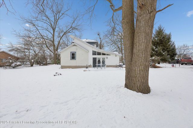 812 N Clinton Street, Grand Ledge, MI 48837