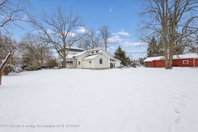 812 N Clinton Street, Grand Ledge, MI 48837