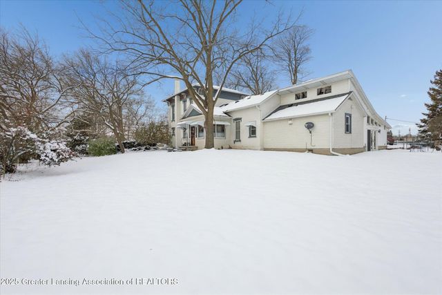 812 N Clinton Street, Grand Ledge, MI 48837