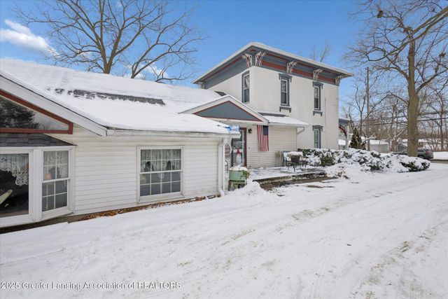 812 N Clinton Street, Grand Ledge, MI 48837