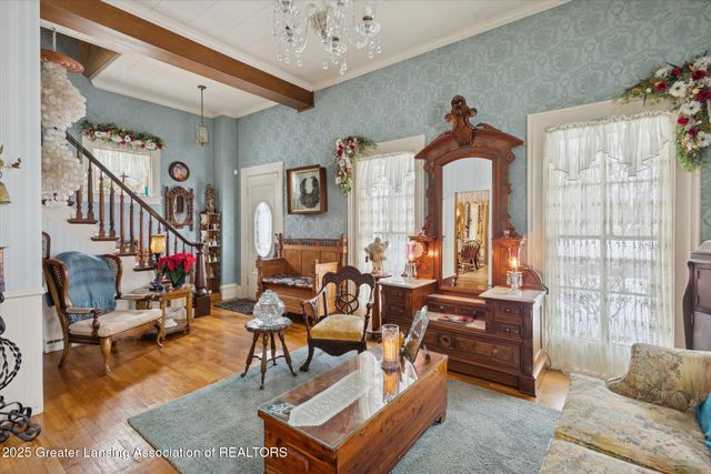 812 N Clinton Street, Grand Ledge, MI 48837