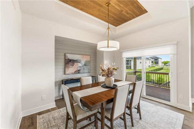 2226 SW Heartland Court, Lee's Summit, MO 64082
