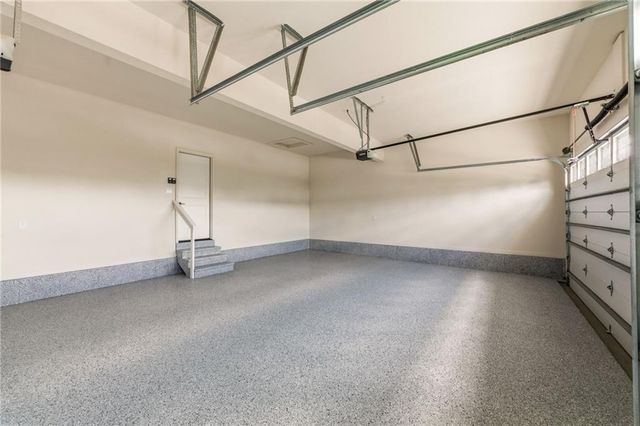 2226 SW Heartland Court, Lee's Summit, MO 64082
