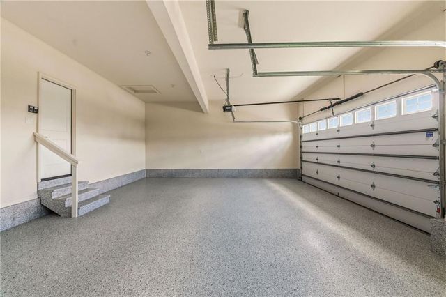 2226 SW Heartland Court, Lee's Summit, MO 64082