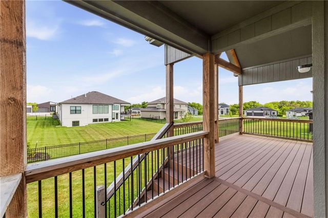 2226 SW Heartland Court, Lee's Summit, MO 64082