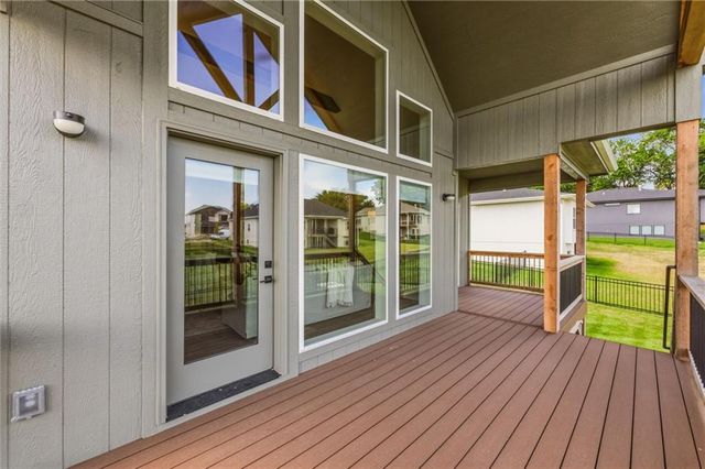 2226 SW Heartland Court, Lee's Summit, MO 64082