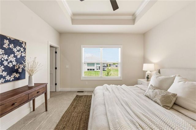 2226 SW Heartland Court, Lee's Summit, MO 64082