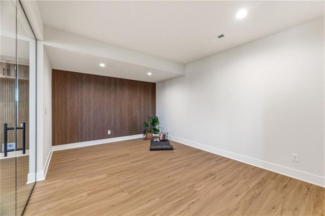 2226 SW Heartland Court, Lee's Summit, MO 64082