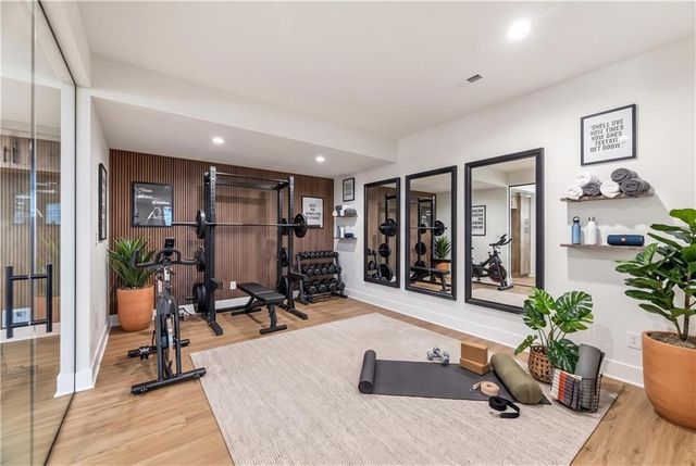 2226 SW Heartland Court, Lee's Summit, MO 64082
