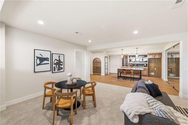 2226 SW Heartland Court, Lee's Summit, MO 64082