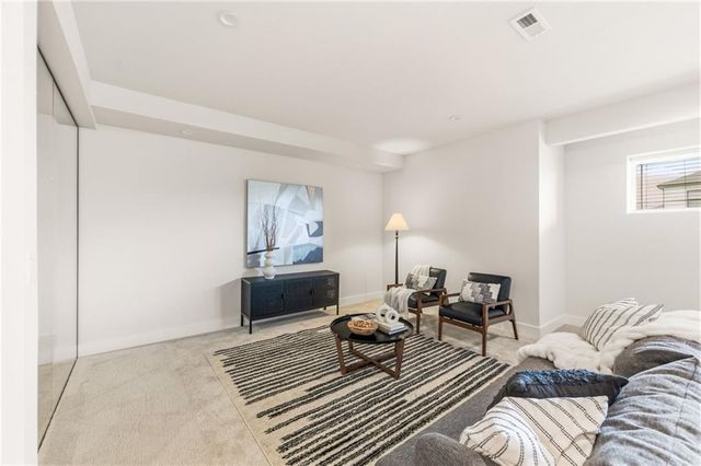 2226 SW Heartland Court, Lee's Summit, MO 64082