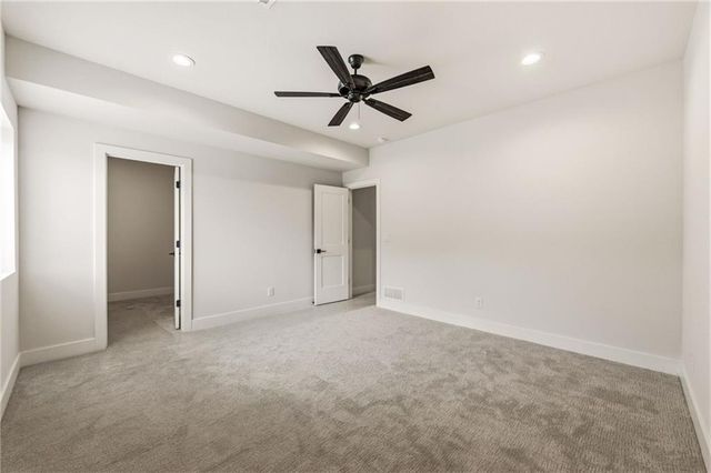 2226 SW Heartland Court, Lee's Summit, MO 64082