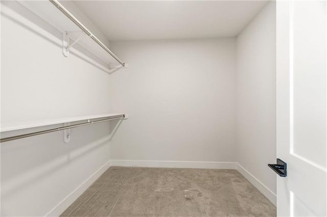 2226 SW Heartland Court, Lee's Summit, MO 64082